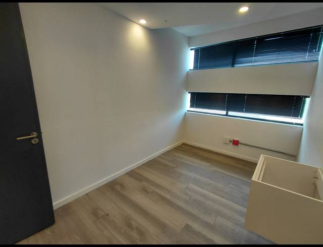 155M² OFFICE TO LET IN FOURWAYS